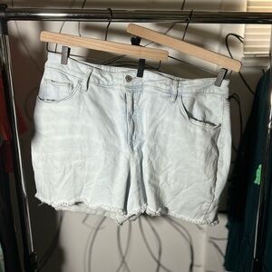 Ava + Viv Light Wash Frayed Hem Shorts, High Rise with Stretch, Size 22